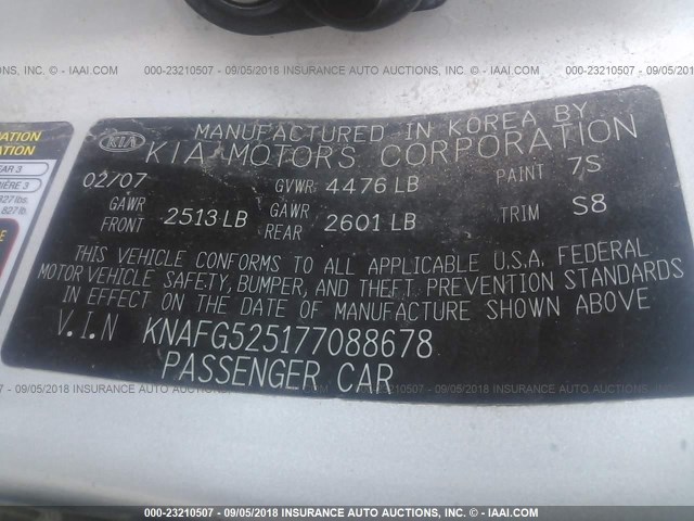 KNAFG525177088678 - 2007 KIA RONDO LX/EX SILVER photo 9