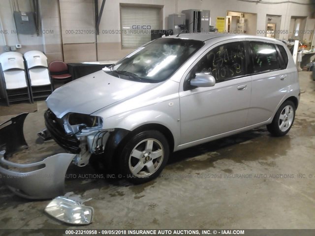KL1TD66667B771617 - 2007 CHEVROLET AVEO LS SILVER photo 2