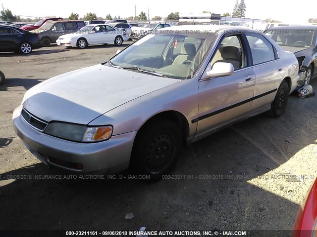 1HGCD5530VA258653 - 1997 HONDA ACCORD LX/EX SILVER photo 2