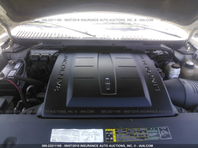 5LMFU27595LJ01368 - 2005 LINCOLN NAVIGATOR Biały zdjęcie 10