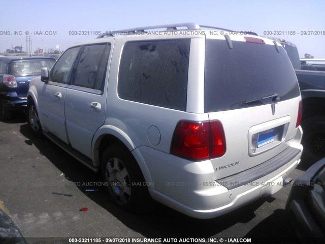 5LMFU27595LJ01368 - 2005 LINCOLN NAVIGATOR Biały zdjęcie 3