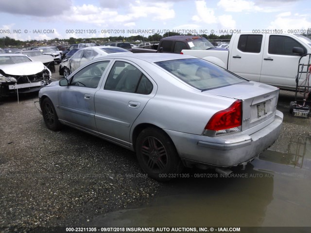 YV1RS592852477686 - 2005 VOLVO S60 2.5T SILVER photo 3