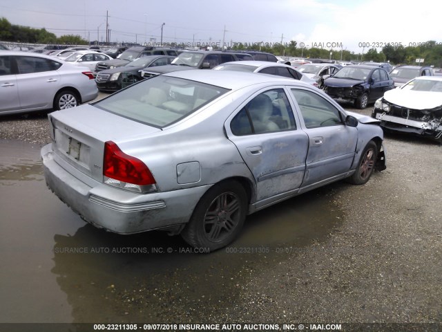 YV1RS592852477686 - 2005 VOLVO S60 2.5T SILVER photo 4