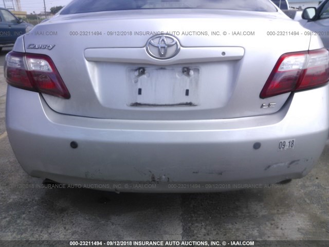JTNBK46K983032793 - 2008 TOYOTA CAMRY LE/XLE/SE Gümüş foto 6