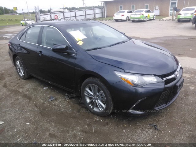 4T1BF1FK2HU379671 - 2017 TOYOTA CAMRY LE/XLE/SE/XSE Dark Blue photo 1
