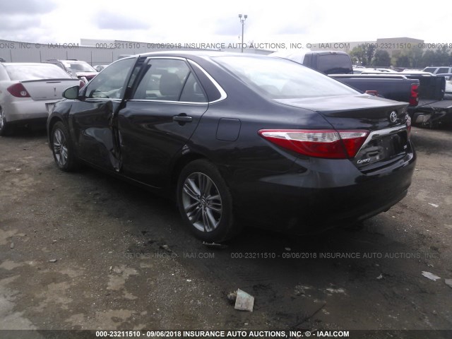 4T1BF1FK2HU379671 - 2017 TOYOTA CAMRY LE/XLE/SE/XSE Dark Blue photo 3