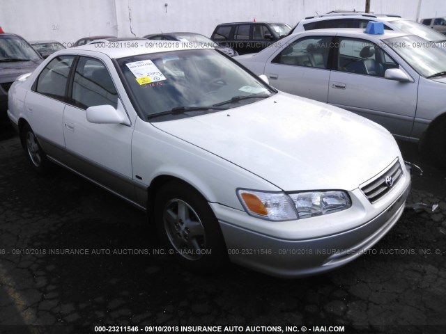 JT2BG22K610546276 - 2001 TOYOTA CAMRY CE/LE/XLE 白色 照片 1