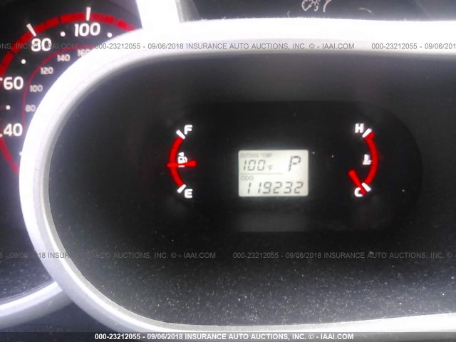 2T1KU4EE3AC328724 - 2010 TOYOTA COROLLA MATRIX  GRAY photo 7