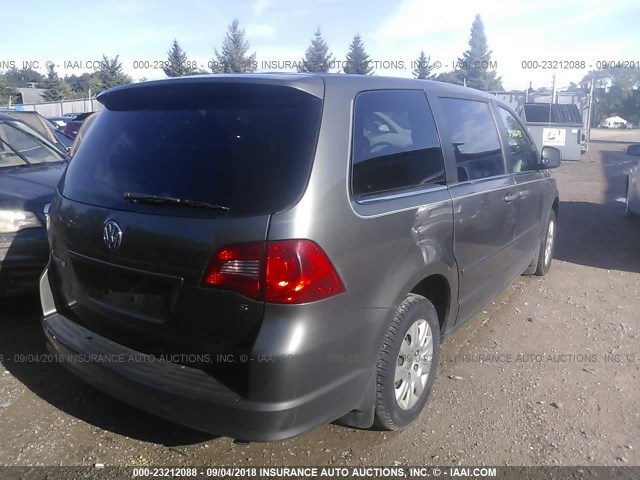 2V4RW4D13AR388578 - 2010 VOLKSWAGEN ROUTAN S GRAY photo 4