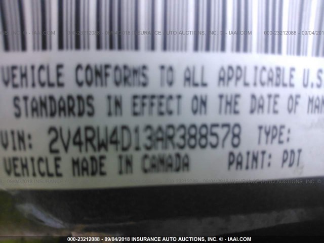 2V4RW4D13AR388578 - 2010 VOLKSWAGEN ROUTAN S GRAY photo 9