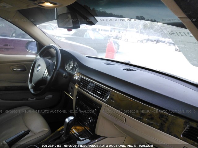 WBAVC73578KP37982 - 2008 BMW 328 XI SULEV WHITE photo 5