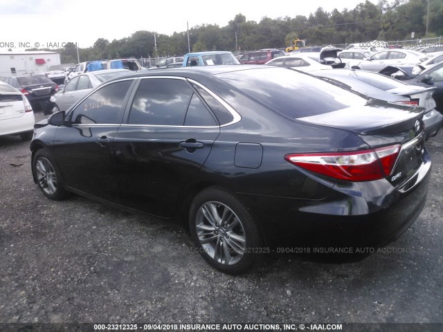4T1BF1FK6GU167113 - 2016 TOYOTA CAMRY LE/XLE/SE/XSE 黑色 照片 3