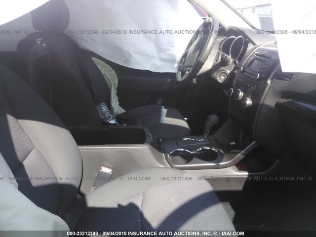 5XYKT3A14BG171193 - 2011 KIA SORENTO LX 灰色 照片 5