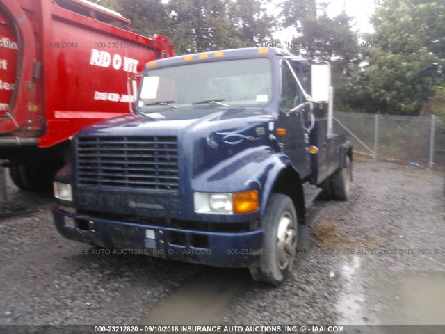 1HTSCABM0WH555419 - 1998 INTERNATIONAL 4000 4700 BLUE photo 2