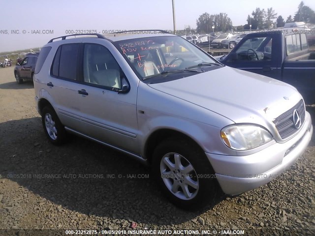 4JGAB72E8YA202117 - 2000 MERCEDES-BENZ ML 430 银色 照片 1