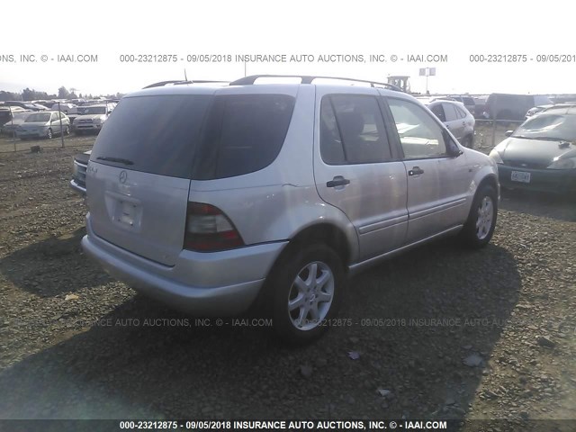 4JGAB72E8YA202117 - 2000 MERCEDES-BENZ ML 430 银色 照片 4