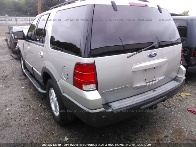 1FMPU15545LA37339 - 2005 FORD EXPEDITION XLT SILVER photo 3