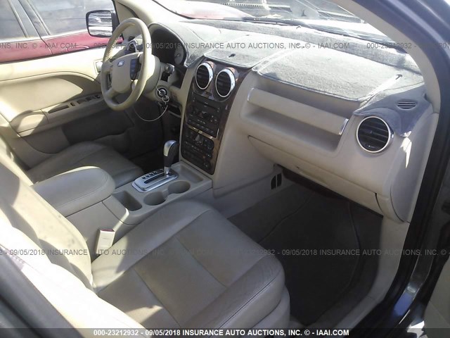 1FMDK06165GA72665 - 2005 FORD FREESTYLE LIMITED GRAY photo 5