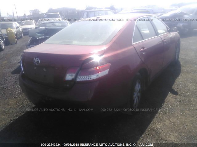 4T1BF3EKXBU149395 - 2011 TOYOTA CAMRY SE/LE/XLE წითელი ფოტო 4