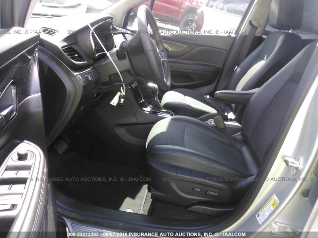 KL4CJASB6JB654189 - 2018 BUICK ENCORE PREFERRED Күміс фото 5