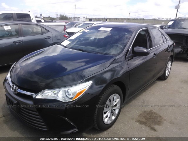 4T4BF1FK8FR506720 - 2015 TOYOTA CAMRY LE/XLE/SE/XSE 黑色 照片 2