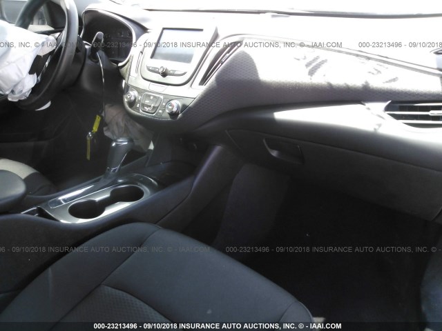 1G1ZB5ST1HF151131 - 2017 CHEVROLET MALIBU LS 银色 照片 5