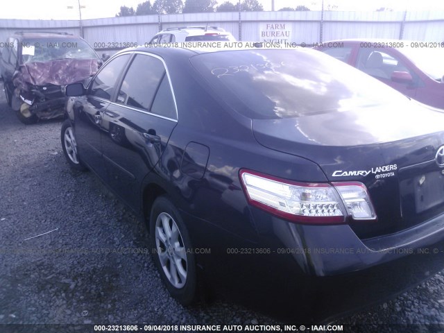 4T1BK3EK2BU120422 - 2011 TOYOTA CAMRY SE/LE/XLE შავი ფოტო 3