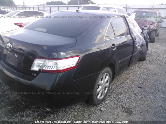 4T1BK3EK2BU120422 - 2011 TOYOTA CAMRY SE/LE/XLE შავი ფოტო 4