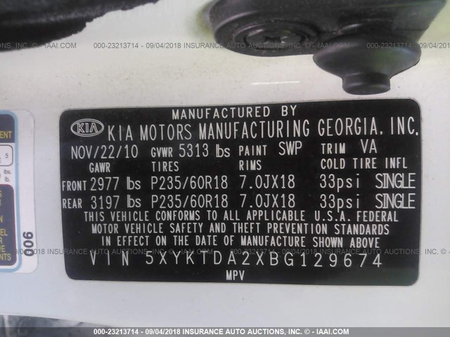 5XYKTDA2XBG129674 - 2011 KIA SORENTO LX WHITE photo 9