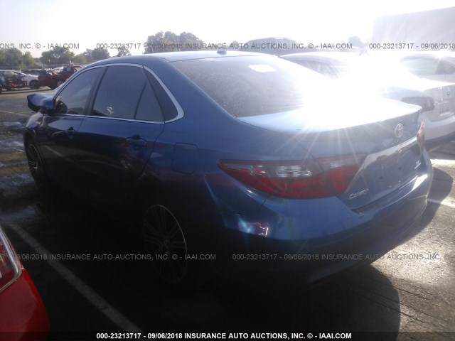 4T1BF1FK6GU516951 - 2016 TOYOTA CAMRY LE/XLE/SE/XSE 蓝色 照片 3