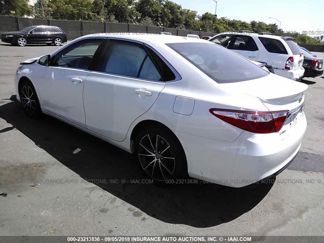 4T1BF1FK0FU912517 - 2015 TOYOTA CAMRY LE/XLE/SE/XSE 白色 照片 3