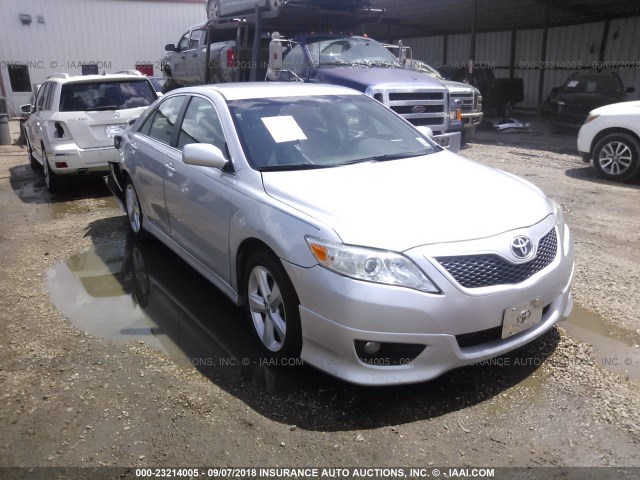 4T1BK3EK5AU106478 - 2010 TOYOTA CAMRY SE/LE/XLE ვერცხლისფერი ფოტო 1
