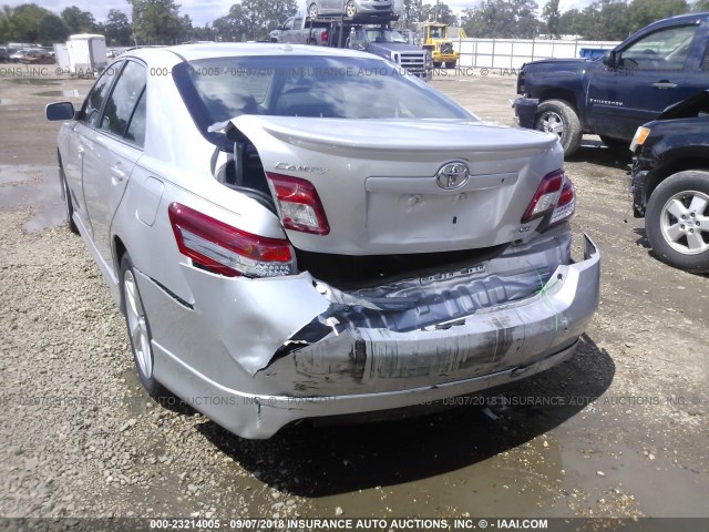 4T1BK3EK5AU106478 - 2010 TOYOTA CAMRY SE/LE/XLE ვერცხლისფერი ფოტო 6