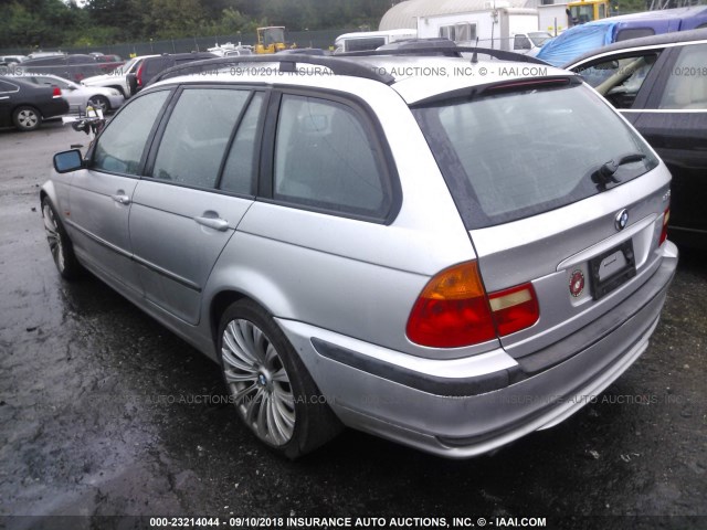 WBAAR3348YJM00806 - 2000 BMW 323 IT SILVER photo 3