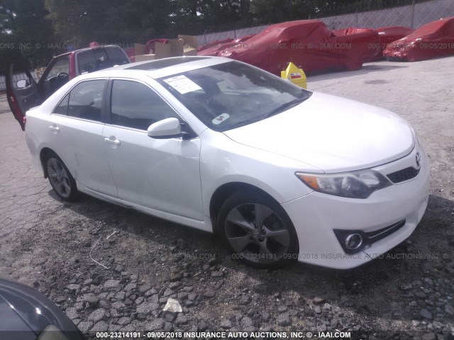 4T1BF1FK0CU635329 - 2012 TOYOTA CAMRY SE/LE/XLE თეთრი ფოტო 1