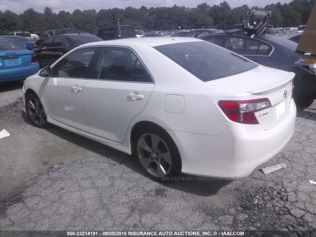 4T1BF1FK0CU635329 - 2012 TOYOTA CAMRY SE/LE/XLE თეთრი ფოტო 3