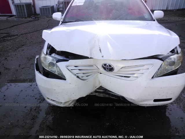 4T4BE46K99R132501 - 2009 TOYOTA CAMRY SE/LE/XLE WHITE photo 6
