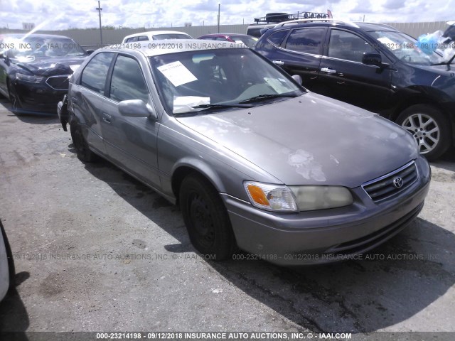 JT2BG22K1Y0509176 - 2000 TOYOTA CAMRY CE/LE/XLE 银色 照片 1