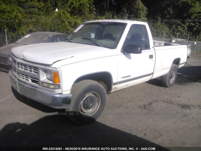 1GCGC24R6WZ178199 - 1998 CHEVROLET GMT-400 C2500 WHITE photo 2