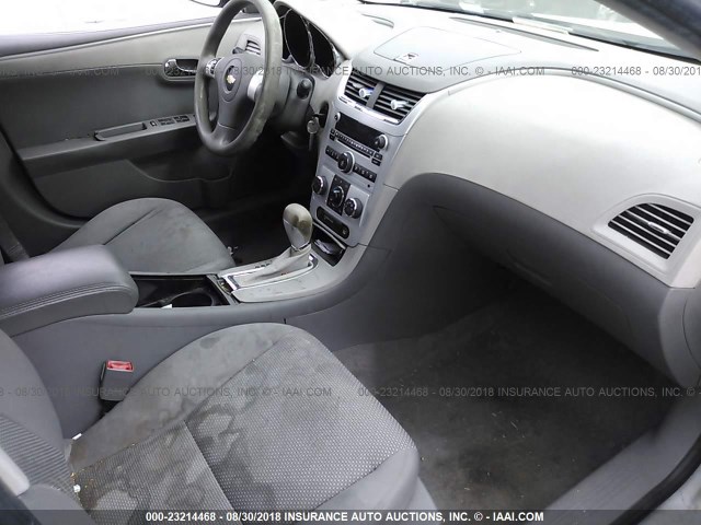 1G1ZB5EBXA4151150 - 2010 CHEVROLET MALIBU LS ვერცხლისფერი ფოტო 5