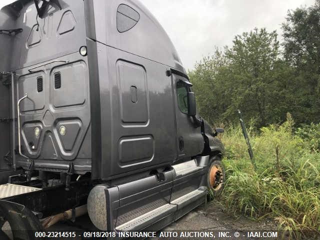 1FUJGLDRXCSBH9657 - 2012 FREIGHTLINER CASCADIA 125  Unknown photo 2