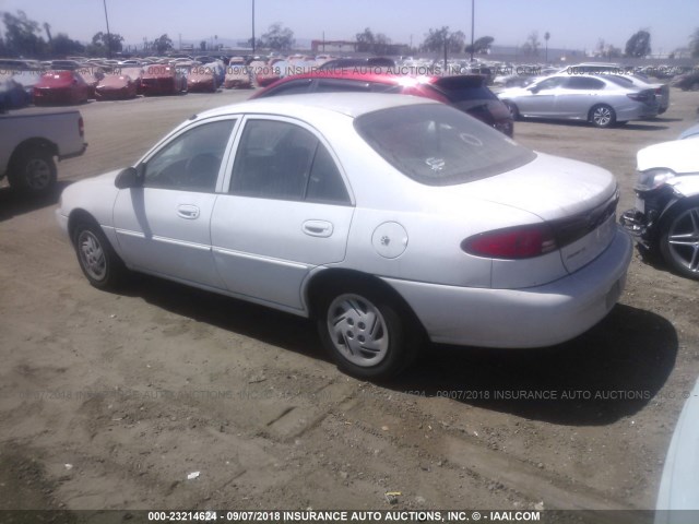 1FAFP13P5XW202561 - 1999 FORD ESCORT SE WHITE photo 3