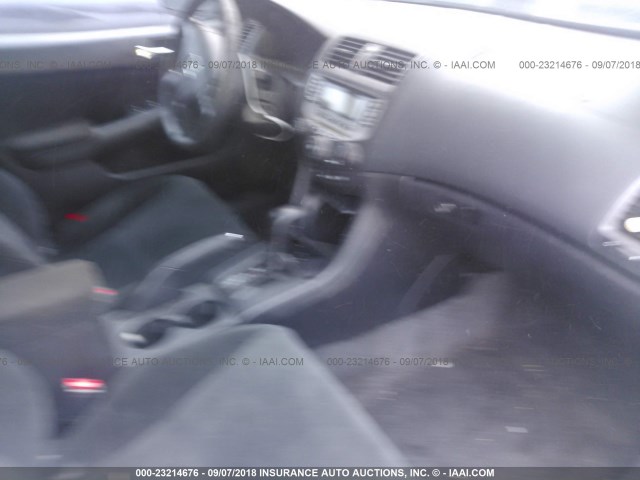 1HGCM56166A030915 - 2006 HONDA ACCORD VALUE SILVER photo 5