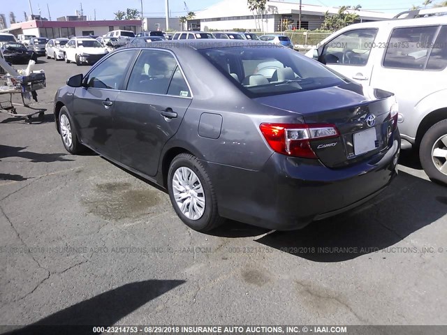 4T1BD1FK4CU048931 - 2012 TOYOTA CAMRY HYBRID/LE/XLE 灰色 照片 3