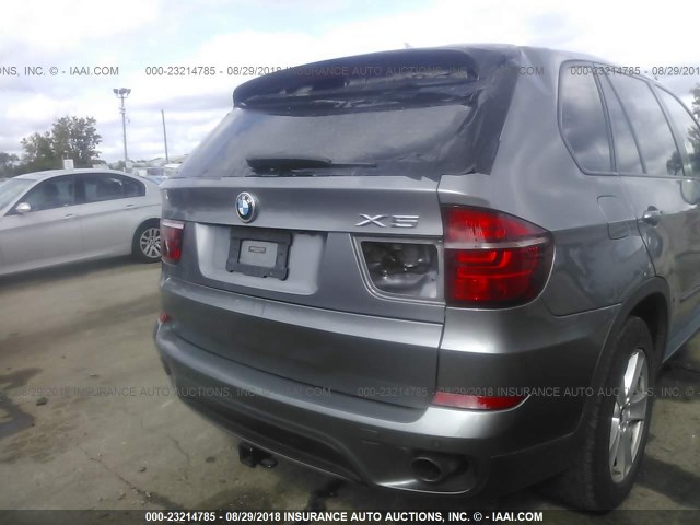 5UXZW0C56BL660945 - 2011 BMW X5 XDRIVE35D GRAY photo 6