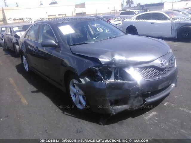 4T1BF3EK8BU202045 - 2011 TOYOTA CAMRY SE/LE/XLE 灰色 照片 1