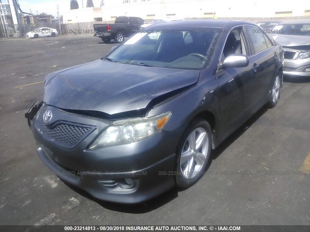4T1BF3EK8BU202045 - 2011 TOYOTA CAMRY SE/LE/XLE 灰色 照片 2