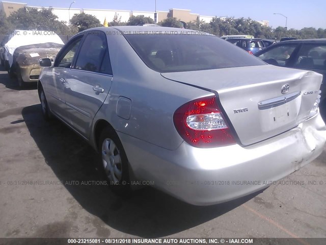 4T1BE32K34U842321 - 2004 TOYOTA CAMRY LE/XLE/SE SILVER photo 3