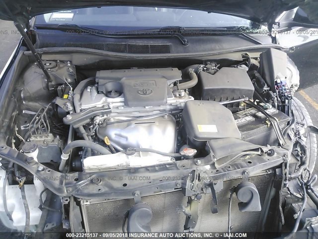 4T1BF1FK1GU121494 - 2016 TOYOTA CAMRY LE/XLE/SE/XSE 黑色 照片 10