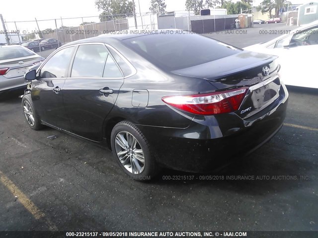 4T1BF1FK1GU121494 - 2016 TOYOTA CAMRY LE/XLE/SE/XSE 黑色 照片 3